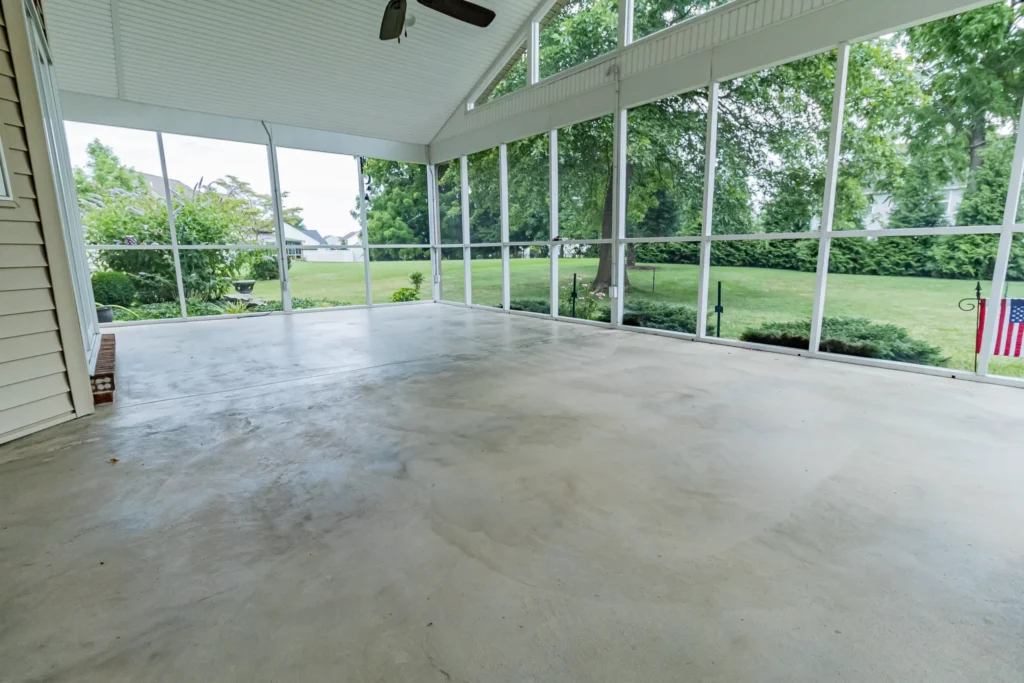 Sunrooms With Concrete Floors in Dickinson, TX